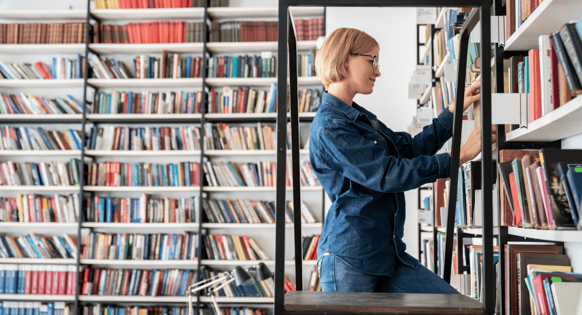 How to Organize Your Summer Book Stack