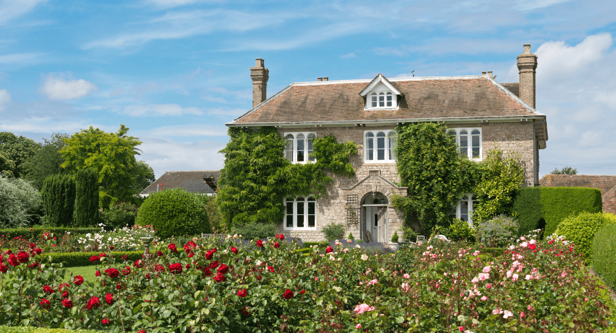 10 Historical Fiction Books Perfect for Springtime